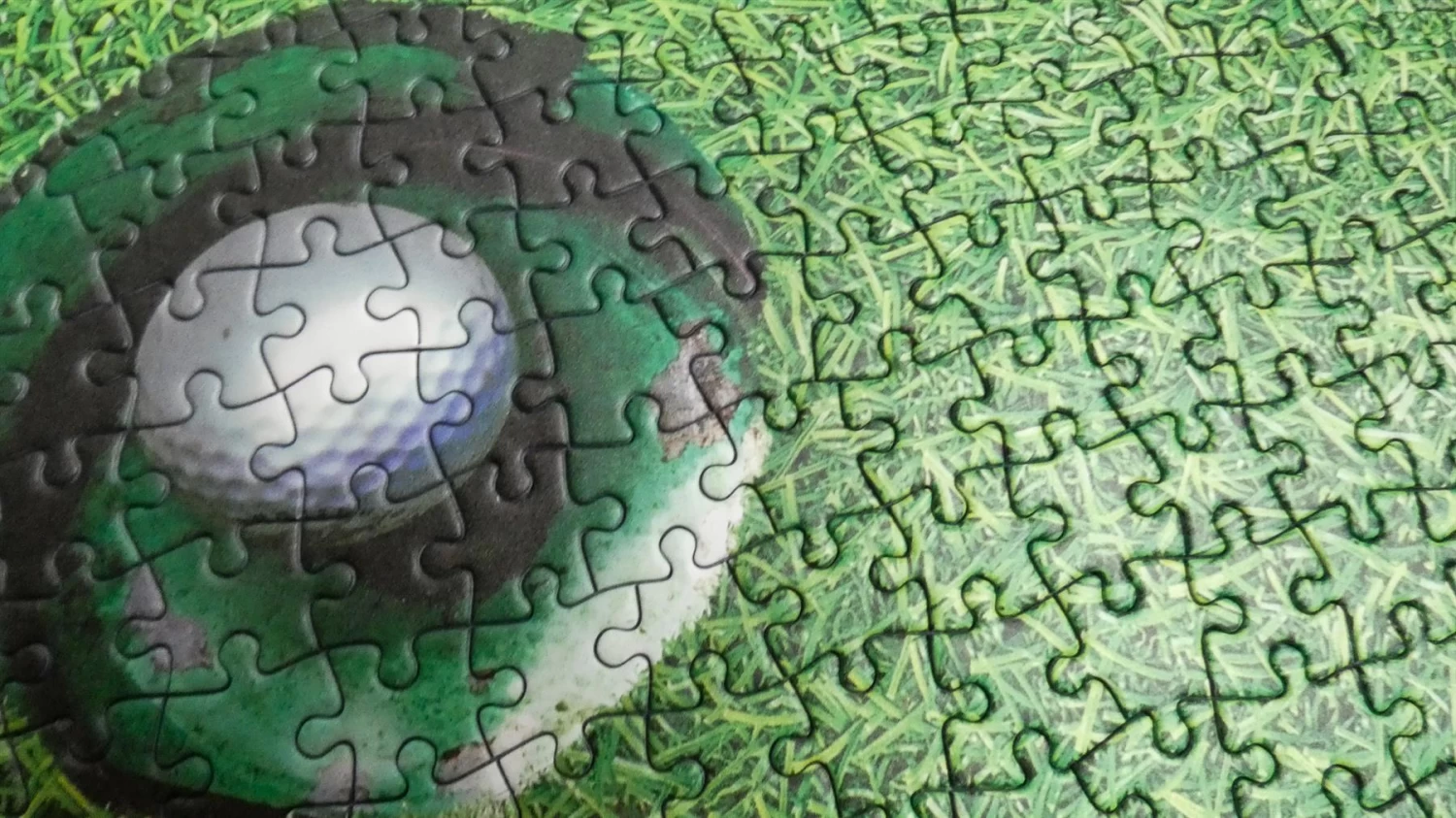 A Hole In One- Impuzzible No.43 - 1000 Piece Jigsaw Puzzle - Image 9
